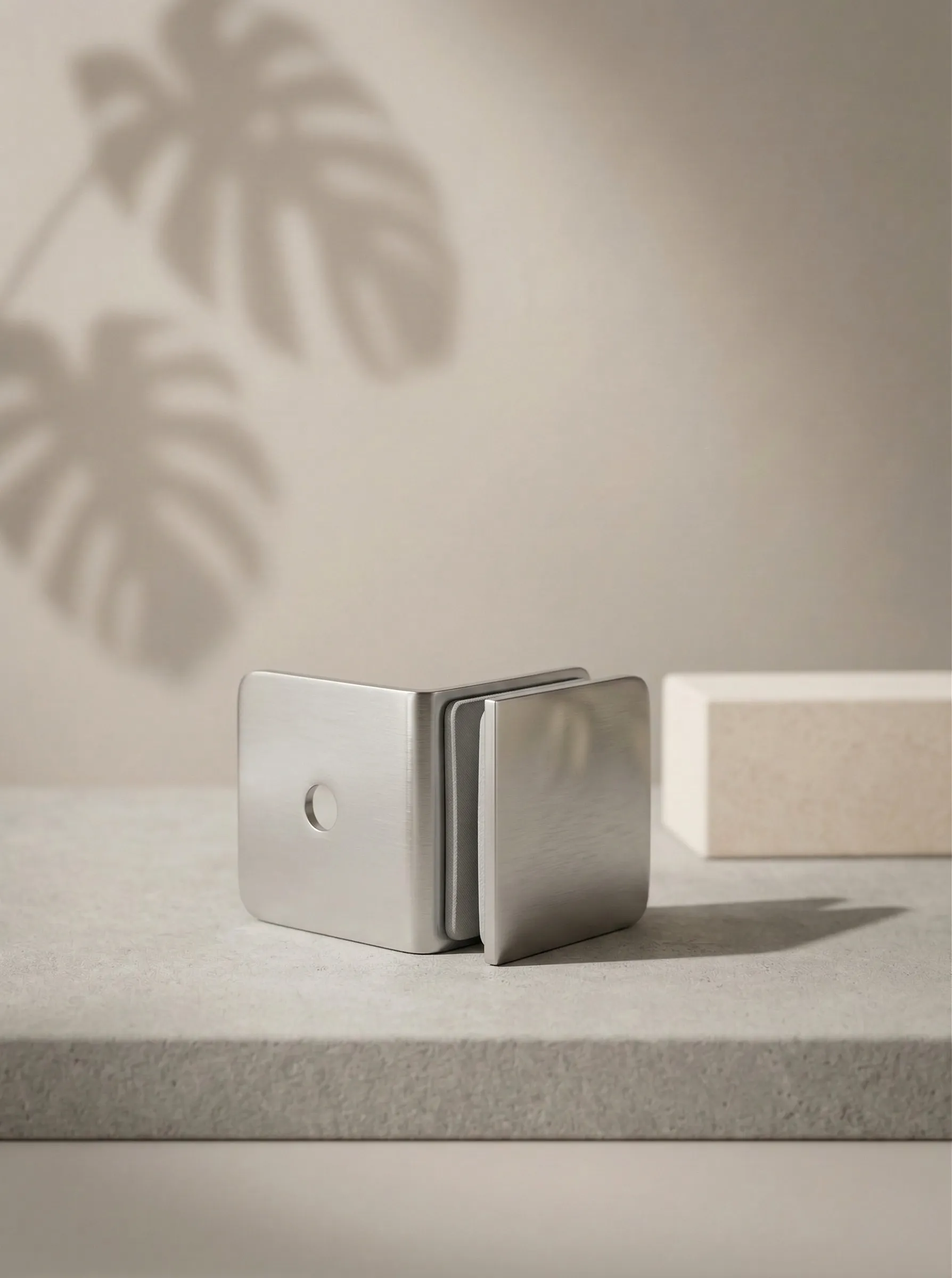GLAXOR 90-Degree Wall-to-Glass Bracket
